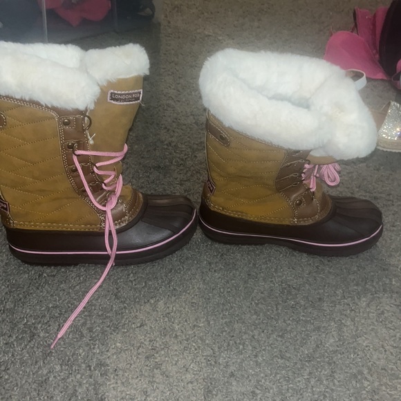 Nice winter boot - Picture 2 of 4